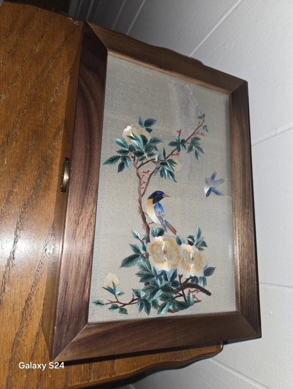 Antique Jewelry Box, Chinese Silk Double-Sided Embroidery Screen, Walnut Wood